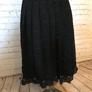 Black lace pleated skirt